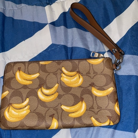 Brand new banana edition coach wristlet - Picture 2 of 4